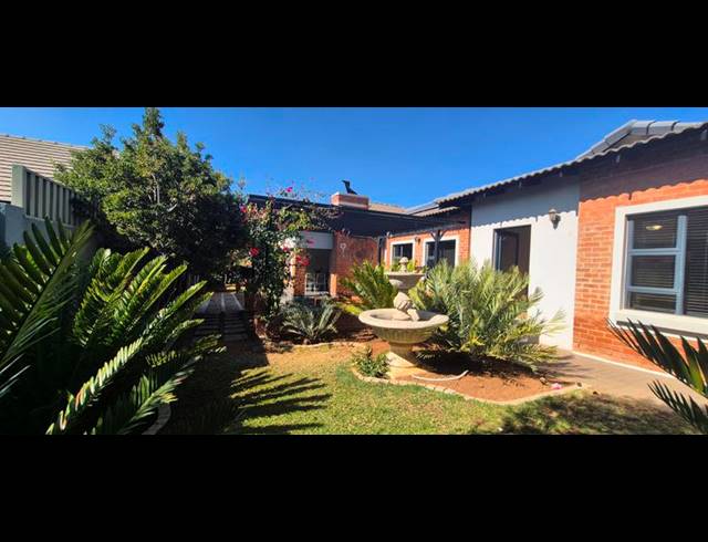 3 BEDROOM HOUSE FOR SALE IN MIDLANDS ESTATE